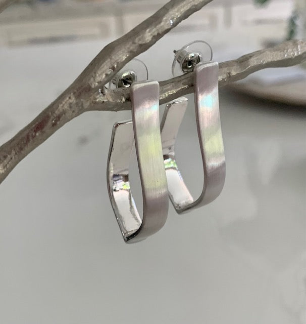 Luxe Hoop in Brushed Silver
