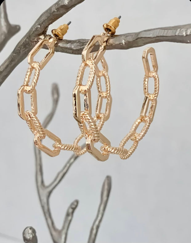 Chain Link Gold Hoop