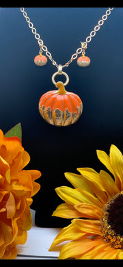 Gold Tipped Pumpkin Pin/Pendant